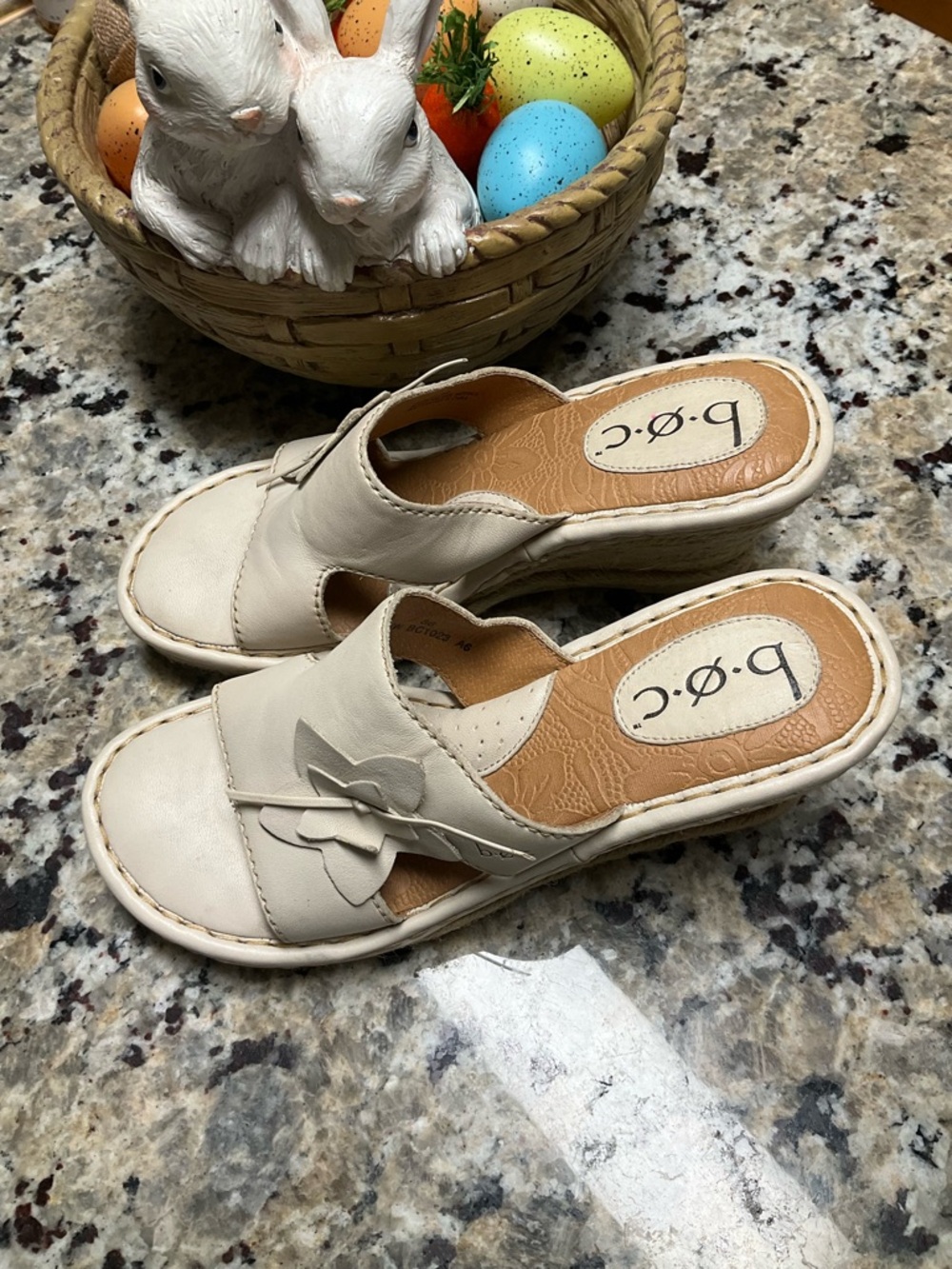 b.o.c. Born Beige Cream Leather Sandals
